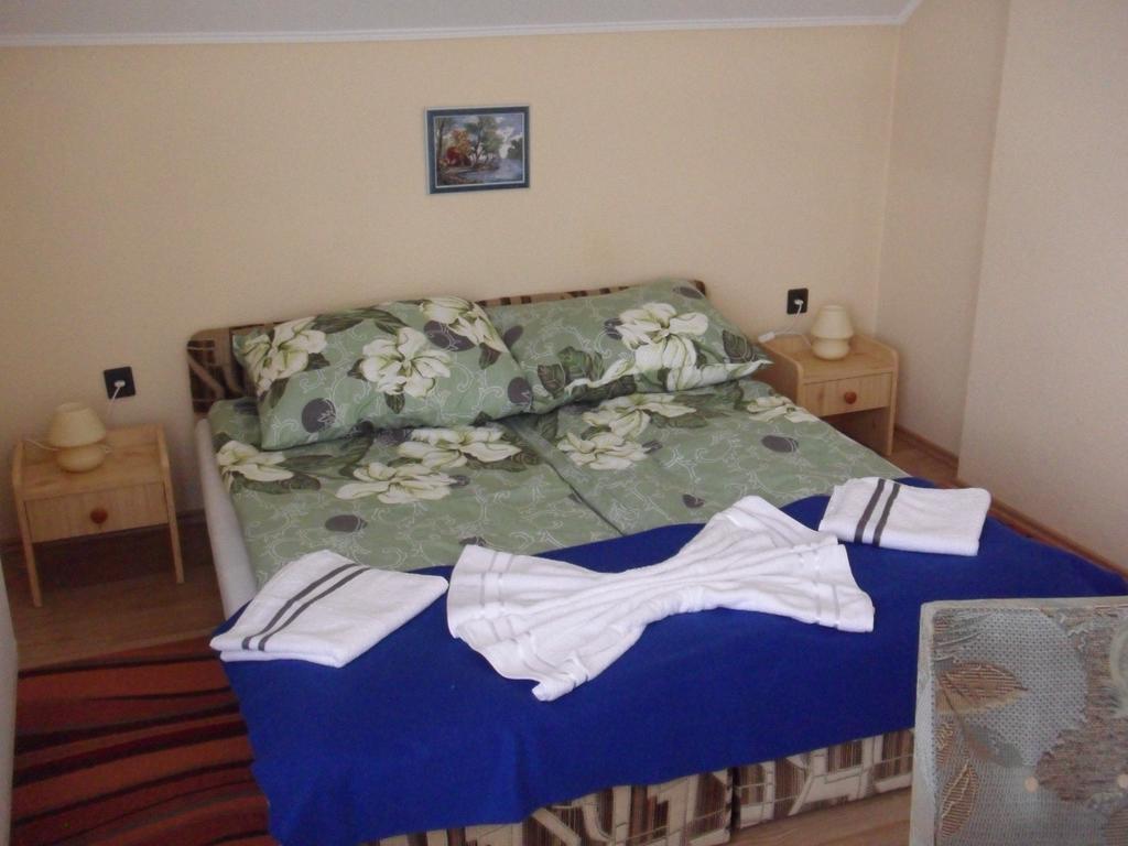 Friends Villa Apartments Hévíz الغرفة الصورة